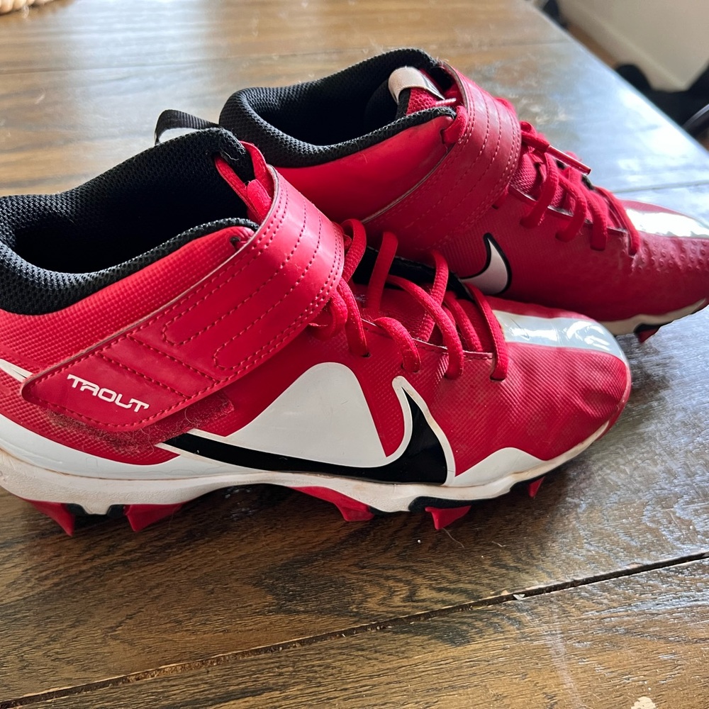 Youth Nike baseball cleats
